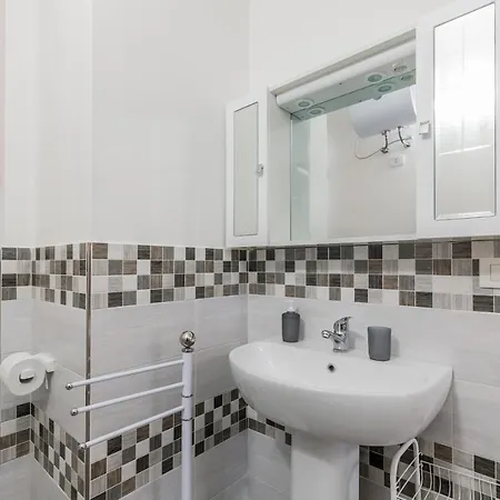 Anna's House Near The Sandy And With Wifi شقة