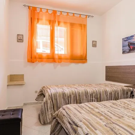 Anna's House Near The Sandy And With Wifi شقة *