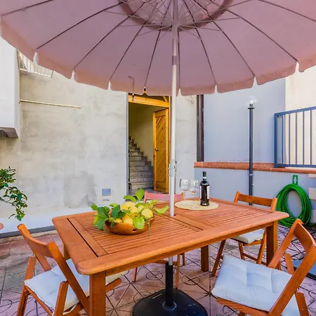 Anna's House Near The Sandy And With Wifi شقة *